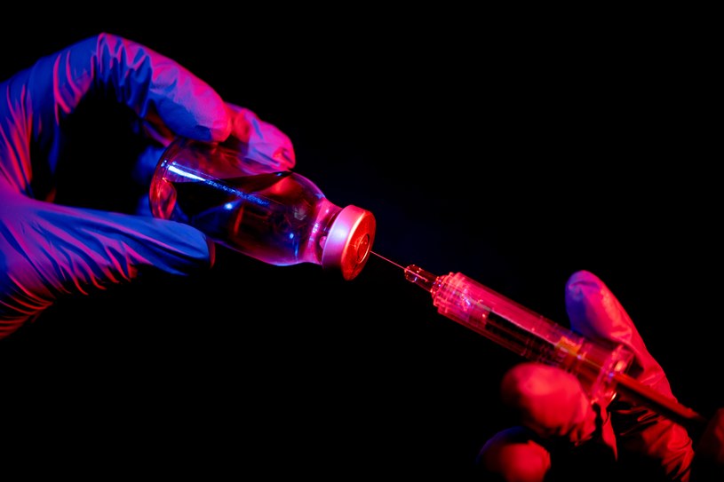 Stosowanie dopingu wiąże się nie tylko z ryzykiem kar. To także zagrożenie dla zdrowia i życia /123RF/PICSEL