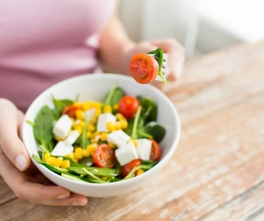 Stosuj zamiast diety. Mindful eating pomaga kontrolować wagę i usprawnia trawienie