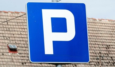 Stracili samochody za spanie na parkingu. Przepisy są bezlitosne