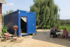 Stracili swoje domy, teraz mogą stracić kontenery