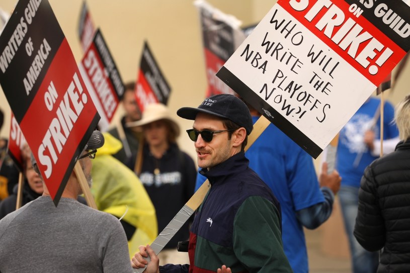 Strajk członków Amerykańskiej Gildii Scenarzystów /Carolyn Cole / Contributor /Getty Images