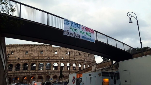 Strajk klimatyczny we Włoszech /GIANFRANCO MASCIA / FRIDAY FOR FUTURE / HANDOUT /PAP/EPA