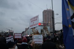 Strajk Kobiet: Manifestacja w Warszawie. "Przepraszamy za utrudnienia, mamy rząd do obalenia"