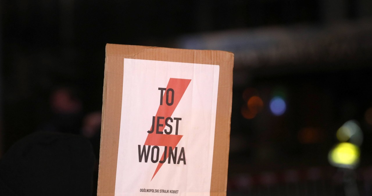 Strajk Kobiet nie poddaje się. W Warszawie odbył się kolejny protest 