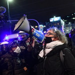 Strajk Kobiet: Policja jest brutalna i łamie prawo, bo pozwala na to Kaczyński
