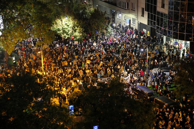 Strajk kobiet przed kurią w Krakowie. Wystawiono 26 mandatów