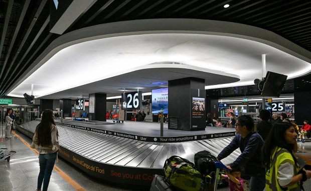 Strajk kontrolerów lotów we Włoszech. Utrudnienia na lotniskach w całym kraju