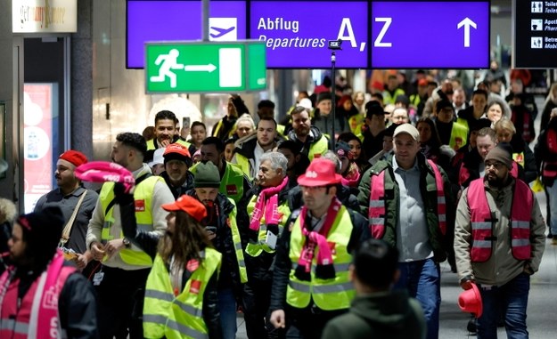 Strajk lotniska we Frankfurcie /PAP/EPA/RONALD WITTEK /PAP