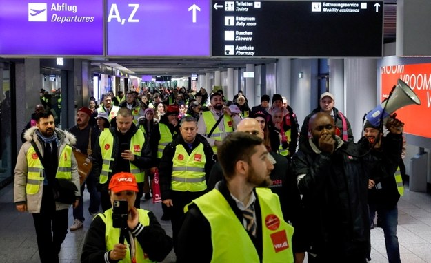 Strajk na lotnisku we Frankfurcie /	PAP/EPA/RONALD WITTEK /PAP