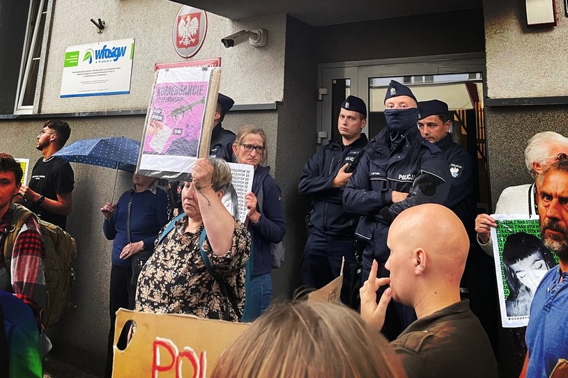 Strajk  "Nigdy nie będziesz szła sama. Solidarnie z Joanną" w Krakowie /Estera Oramus /INTERIA.PL