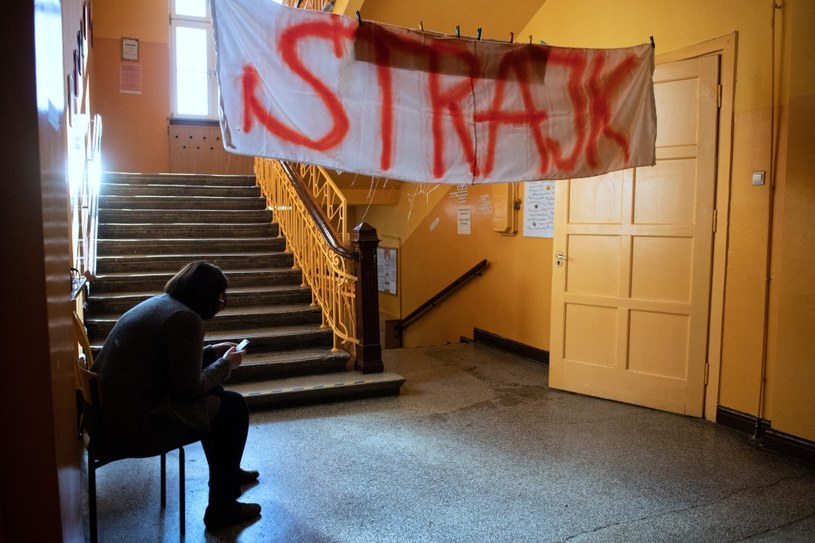 Strajk w Szkole Podstawowej nr 1 w Łodzi /PAP