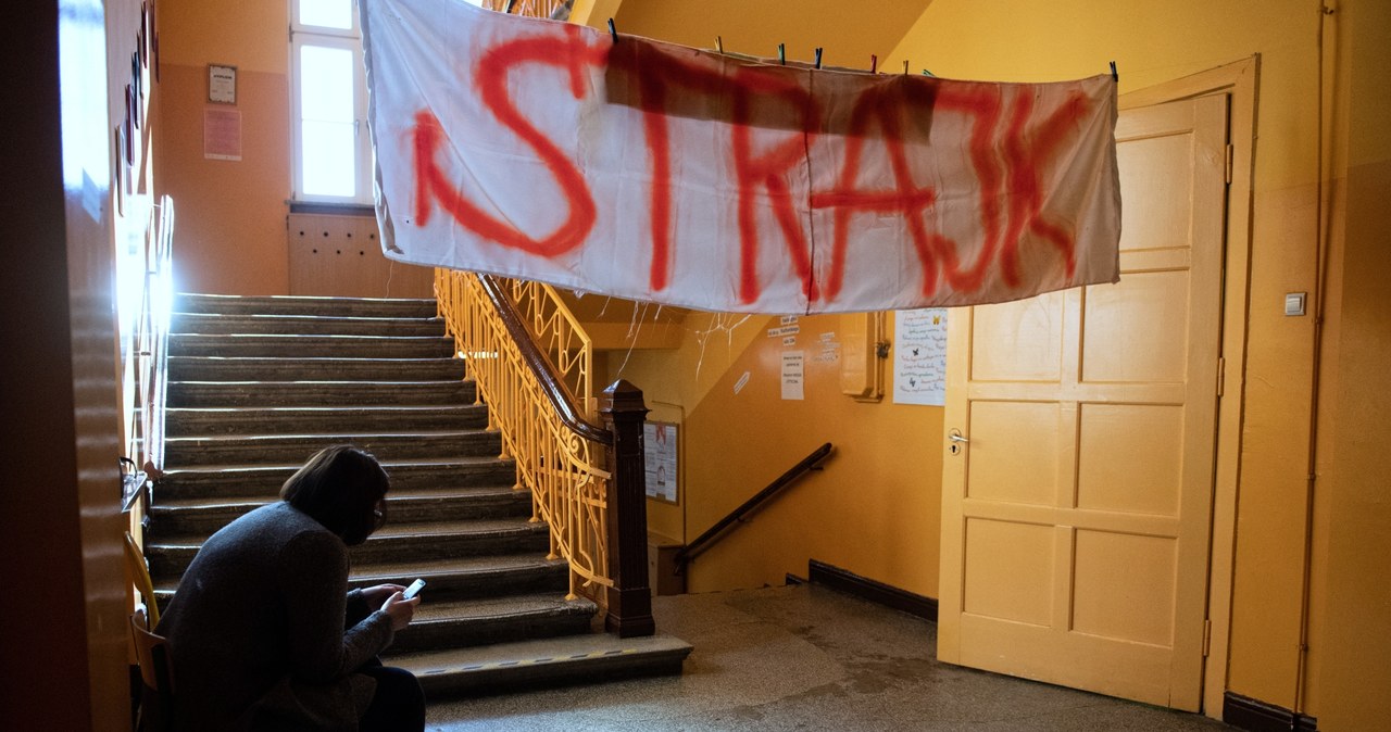 Strajk w Szkole Podstawowej nr 1 w Łodzi /PAP