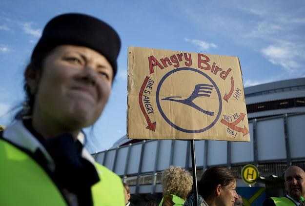 Strajk załóg pokładowych Lufthansy na lotnisku we Frankfurcie nad Menem /AFP