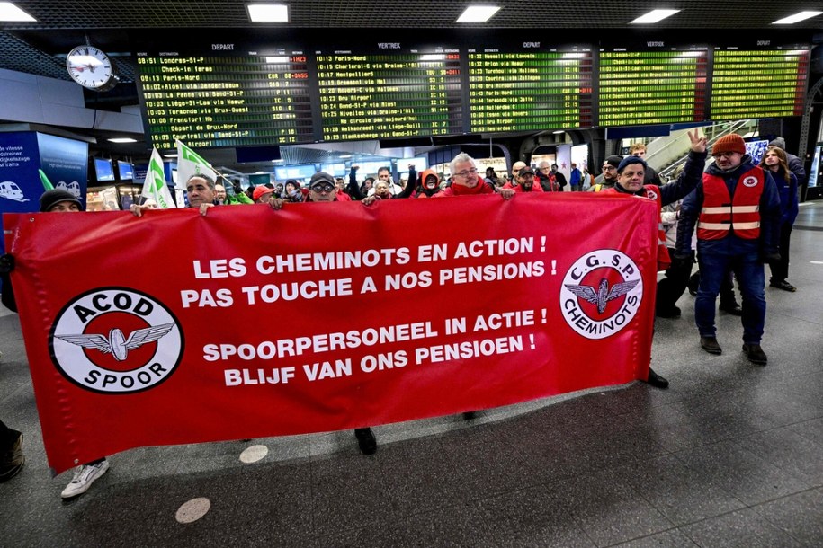 Strajki mają potrwać do środy /Dirk Waem/AFP PHOTO/STR. /East News