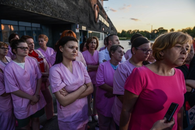 Strajkujące pielęgniarki w Centrum Zdrowia Dziecka. Teraz czas na protest w szpitalu w Dąbrowie Górniczej? /PAP