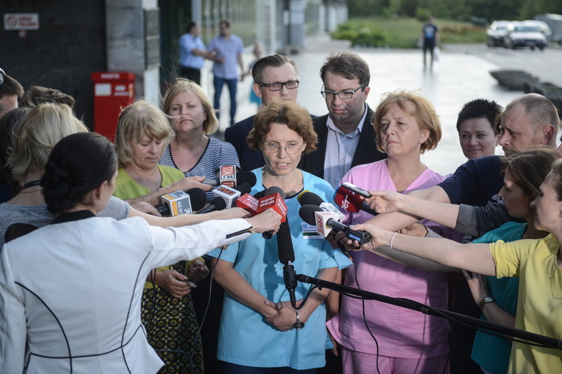 Strajkujące pielęgniarki /Jakub Kamiński   /PAP