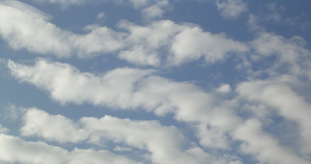 Stratocumulus /Simon Eugster/CC BY-SA 3.0 DEED (https://creativecommons.org/licenses/by-sa/3.0/deed.en) /Wikimedia