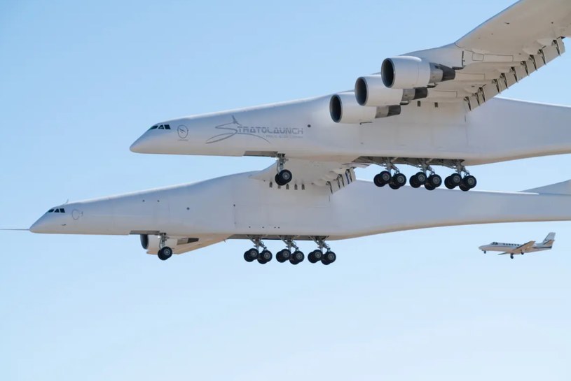 Stratolaunch Roc powstał z części dwóch Boeingów 747-400 /zdjęcie: Stratolaunch Systems /domena publiczna