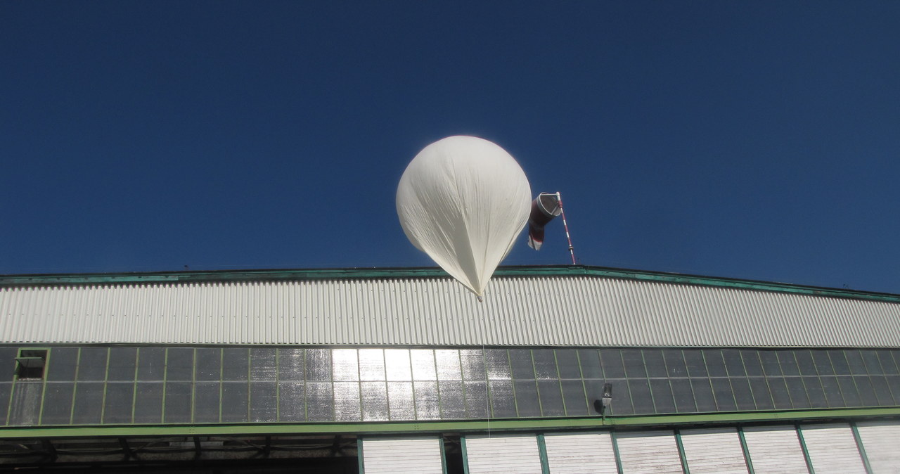 Stratosferyczny balon wystartował z gliwickiego lotniska