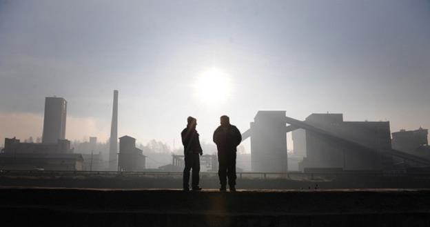 Straty górnictwa sięgają już 4 miliardów złotych /AFP