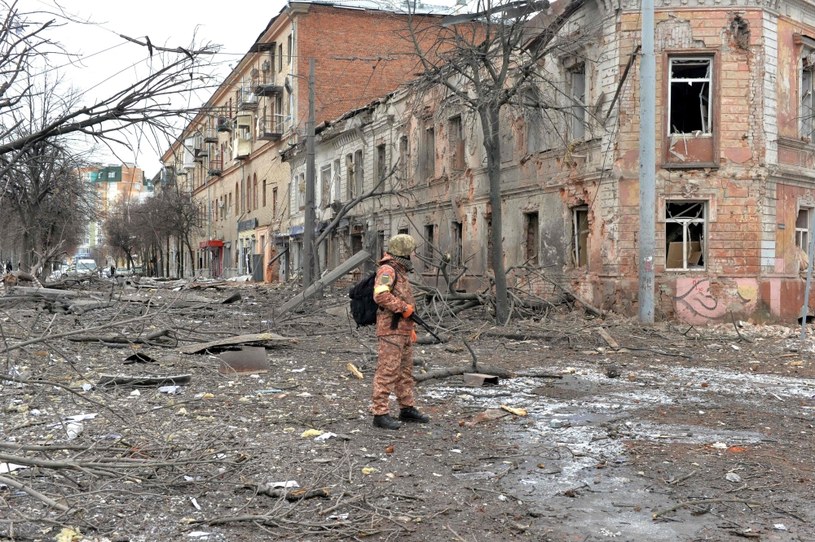 Straty w infrastrukturze na Ukrainie to co najmniej 100 mld dolarów. Nz. Charków 7 marca br. /AFP