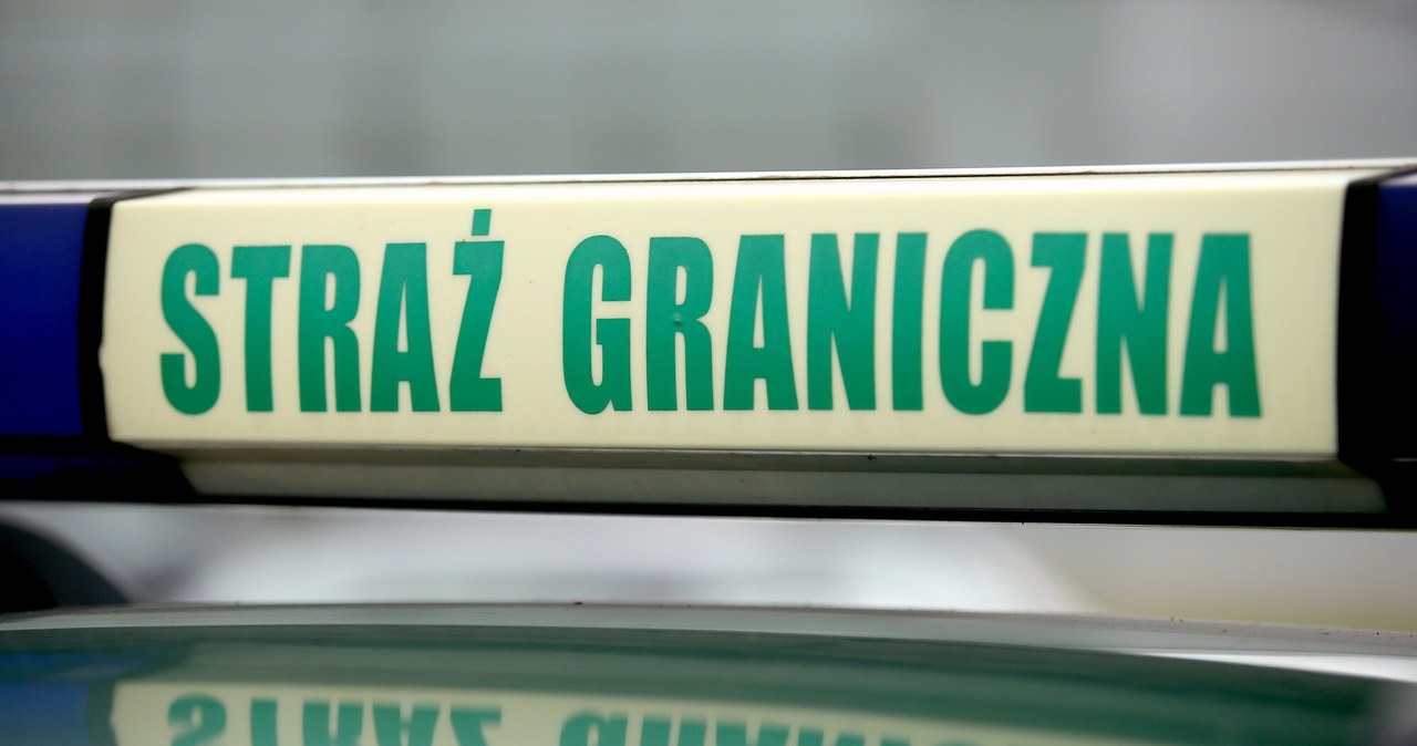 Straż Graniczna zablokowała przekroczenie granicy osobom ubiegającym się o azyl /Damian Klamka/East News /East News