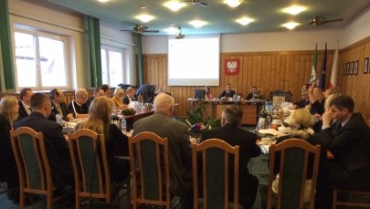 Straż miejska do likwidacji. "Siedzą w krzakach i łapią kierowców"