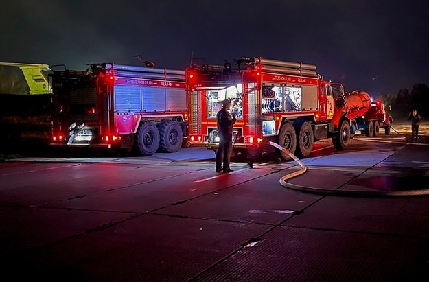 Straż pożarna na lotnisku w Pskowie /GOVERNOR OF PSKOV REGION /PAP/EPA