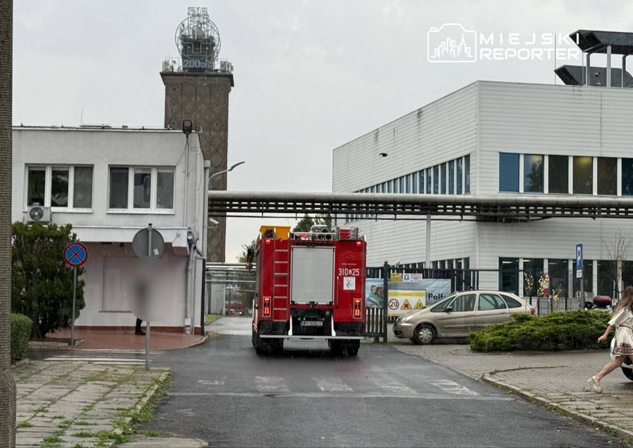 Straż pożarna na terenie zakładów Polfa, gdzie doszło do wycieku amoniaku /Miejski Reporter /