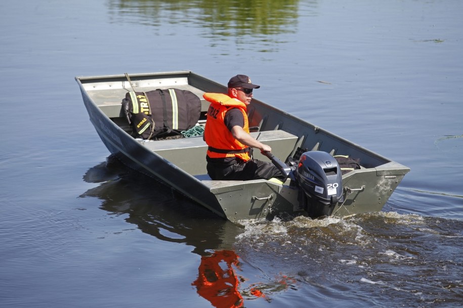 Strażacy będą przeczesywać dno / 	Artur Reszko    /PAP