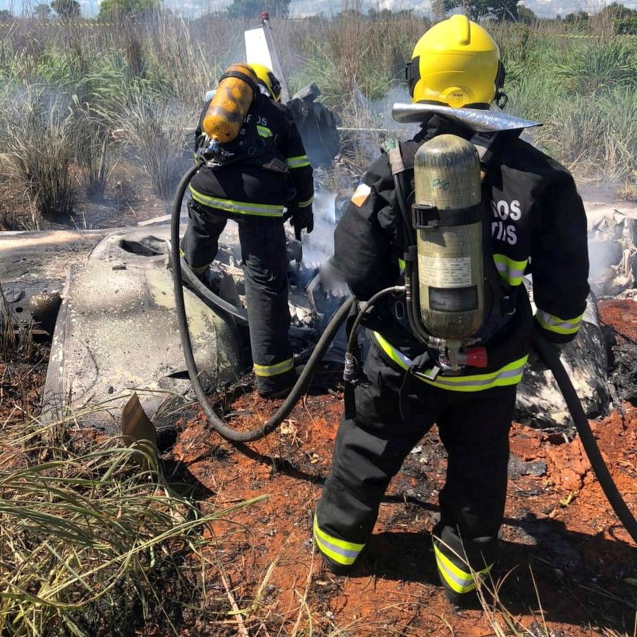 Strażacy na miejscu katastrofy /TOCANTINS STATE FIREFIGHTERS  /PAP/EPA