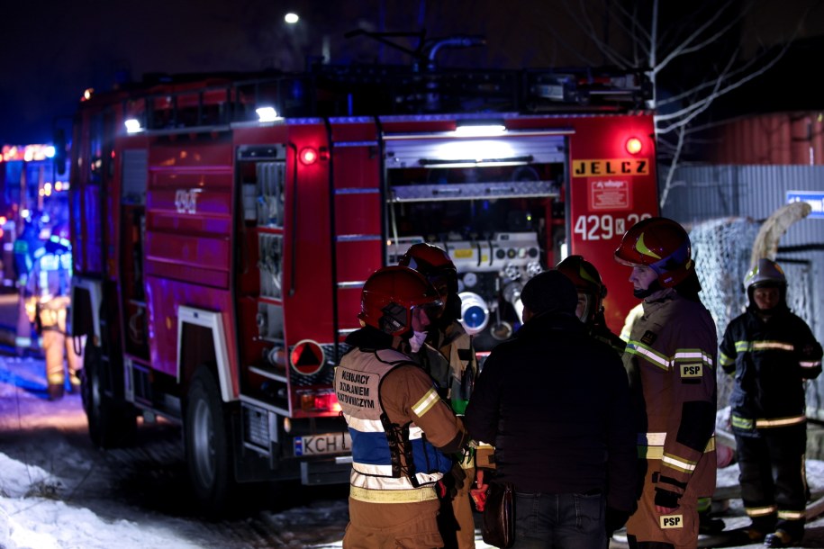 Strażacy na miejscu pożaru hali w Trzebini //Łukasz Gągulski /PAP