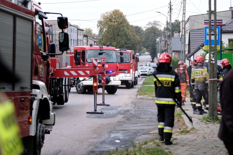 Strażacy na miejscu wybuchu gazu w Wojkowicach /Hanna Bardo /PAP