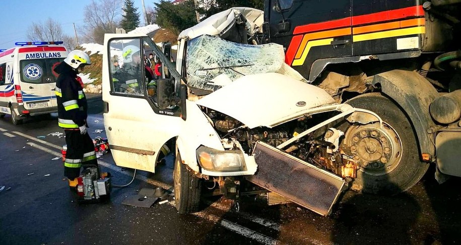 Strażacy na miejscu zdarzenia /KM PSP w Przemyślu /