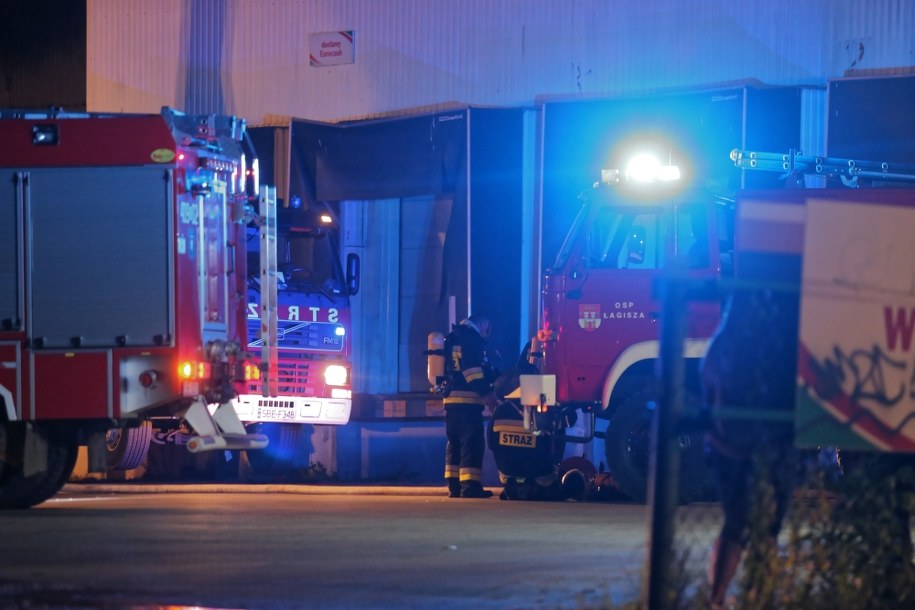 Strażacy na miejscu zdarzenia / Andrzej Grygiel /PAP