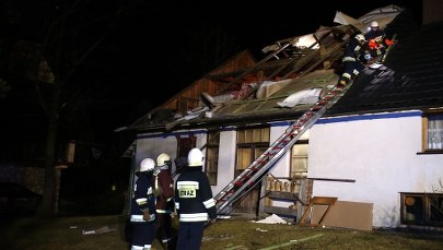 Strażacy na Podhalu mieli pełne ręce roboty. Halny szalejący w nocy łamał drzewa i zrywał dachy