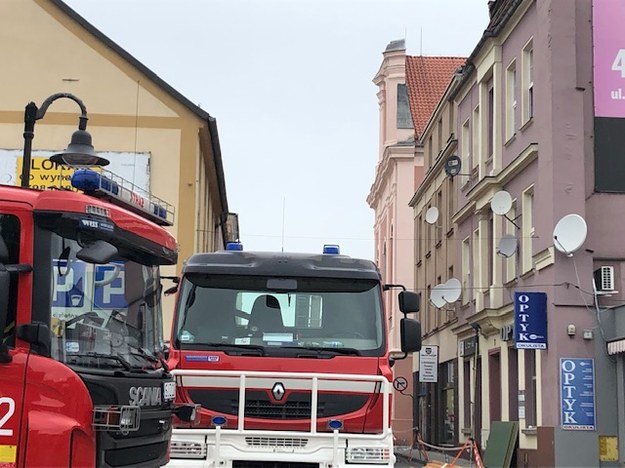 Strażacy przeszukują gruzowisko. Wg. świadków w budynku mogły jeszcze znajdować się dwie osoby /Anna Kropaczek /RMF FM