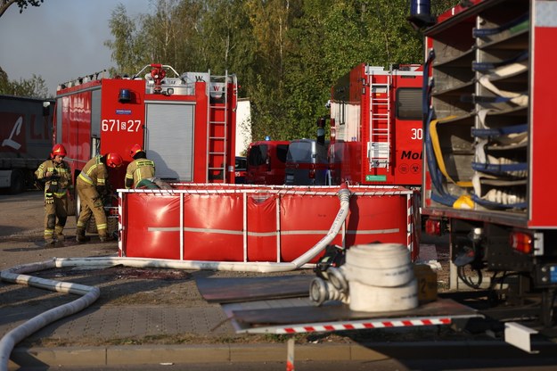 Strażacy w akcji gaszenia pożaru w Zabrzu /Kasia Zarebma /PAP