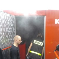 Strażacy z Dolnego Śląska trenują w komorze dymowej