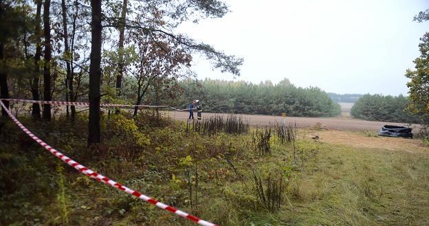 Strażacy zabezpieczają miejsce awarii rurociągu Przyjaźń w Uchaniu Górnym /PAP