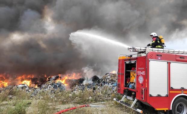 Strażacy znowu w akcji na składowisku odpadów w Sobolewie