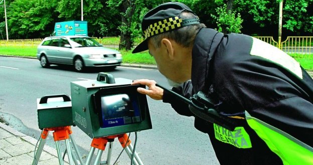 Strażnicy miejscy mogą używać urządzeń stacjonarnych i przenośnych. /Motor