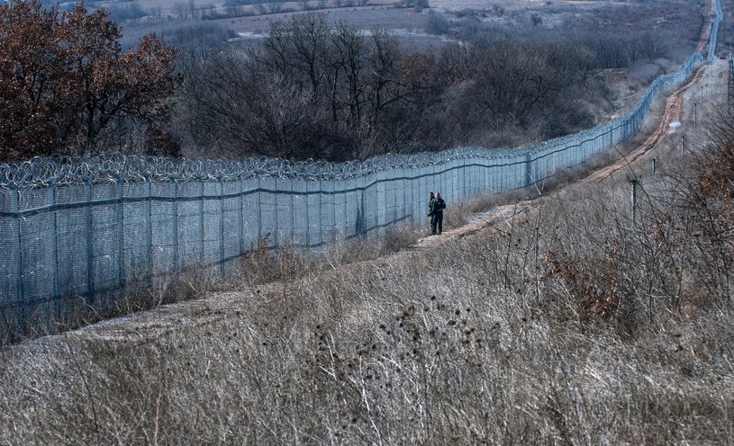 Strażnicy patrolujący granicę bułgarsko-turecką /NIKOLAY DOYCHINOV  /AFP