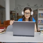 Streamingi i aplikacje taniej dla studentów. Te serwisy oferują duże zniżki