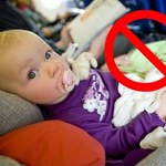 Strefa bez dzieci w samolocie? Kontrowersje wokół usługi