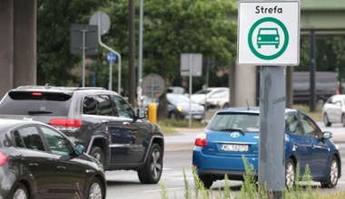 Strefa Czystego Transportu działa? Połowa Polaków chce zmienić samochód