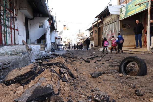 Strefa Gazy po izraelskim bombardowaniu /ALAA BADARNEH  /PAP/EPA