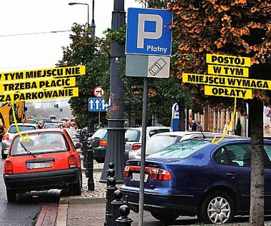 Strefa płatnego parkowania – nie zawsze trzeba płacić
