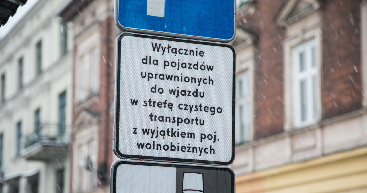 Strefy czystego transportu budzą dużo negatywnych emocji i PIS-owi nie śpieszy się do ich wprowadzenia /Jan Graczyński /East News