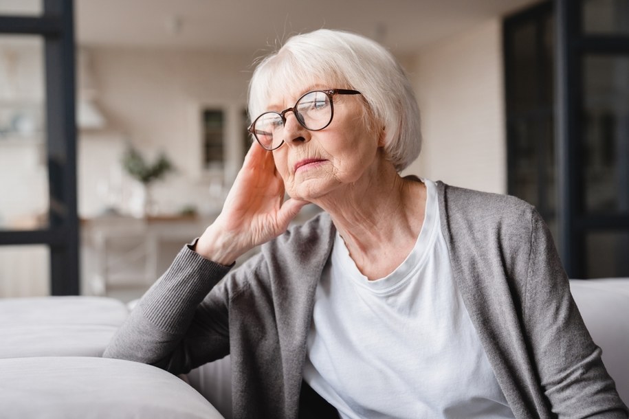 Stres w średnim wieku sprzyja chorobie Alzheimera /Shutterstock